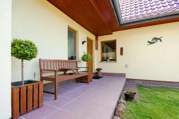 Hauseingang  Wohnung Manu