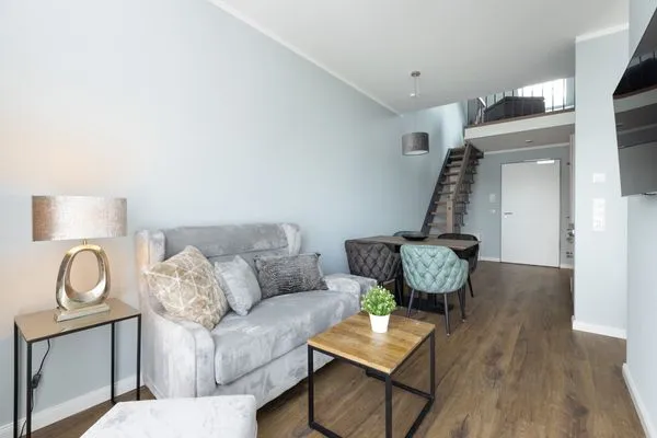 Wohnzimmer Sturmfrei Ferienwohnung "Galerie 2"