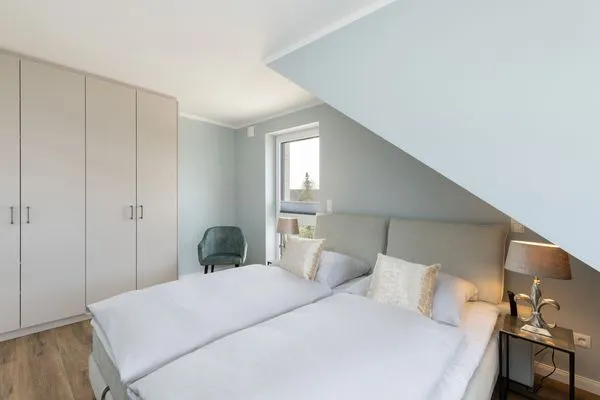 Schlafzimmer Sturmfrei Ferienwohnung "Galerie 3"