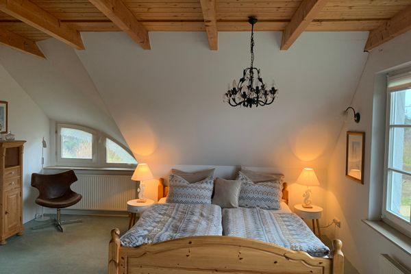 Schlafzimmer 1 groß mit Doppelbett, Seeblick