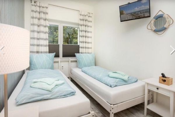 Schlafzimmer 2 mit zwei Einzelbetten