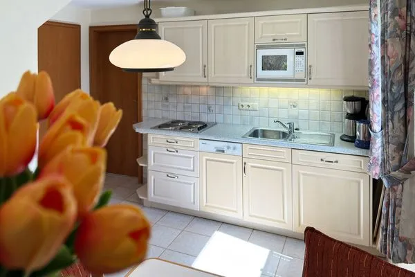 Küche in der Ferienwohnung Üüs Aran 4 in Süddorf auf Amrum Haus *Üüs Aran* Ferienwohnung *Üüs Aran 4*