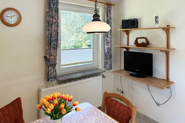 Essbereich in der Ferienwohnung Üüs Aran 4 in Süddorf auf Amrum Haus *Üüs Aran* Ferienwohnung *Üüs Aran 4*