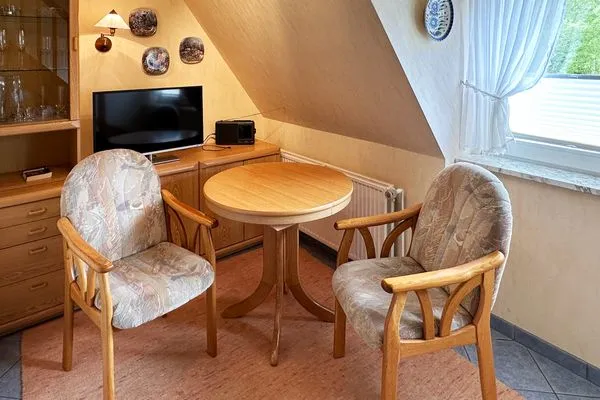 Essbereich in der Ferienwohnung Üüs Aran 6 in Süddorf auf Amrum Haus *Üüs Aran* Ferienwohnung *Üüs Aran 6*