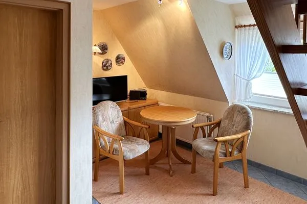 Essbereich in der Ferienwohnung Üüs Aran 6 in Süddorf auf Amrum Haus *Üüs Aran* Ferienwohnung *Üüs Aran 6*