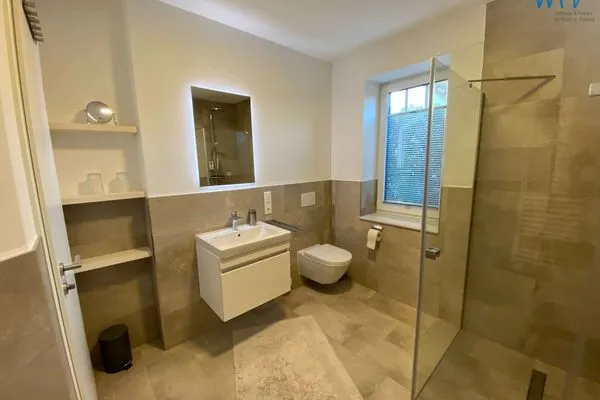 Badezimmer Haus im Dorfgroden 14 Ferienwohnung Muschelsucher