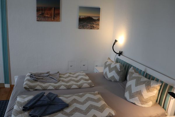  Ferienhaus " Alte Grundschule Berdum" Berdum - Schlafzimmer