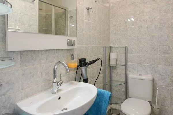 Badezimmer Haus Reedestraße 25-27 Ferienwohnung Borkum-Liebe