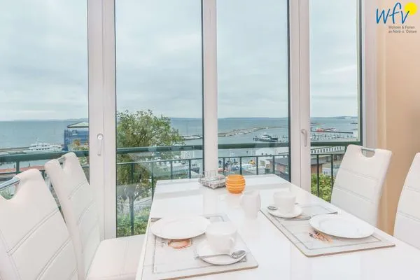Esstisch mit Meerblick Lotsenstation Sassnitz Ferienwohnung O-Messe