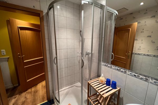 Ferienhaus Brise - Skipper's Kabine  - Badezimmer