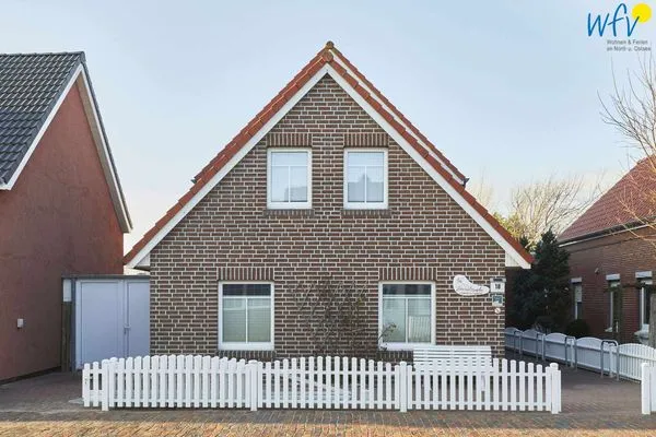 Hauptansicht Hus Strandloperke Ferienwohnung Seesternchen