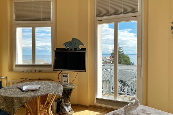 mit Zugang zum Balkon und Ostseeblick