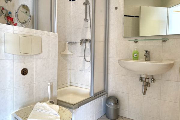 mit Dusche