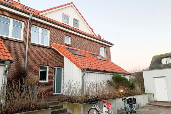 Fassade / Eingang  Düünleev