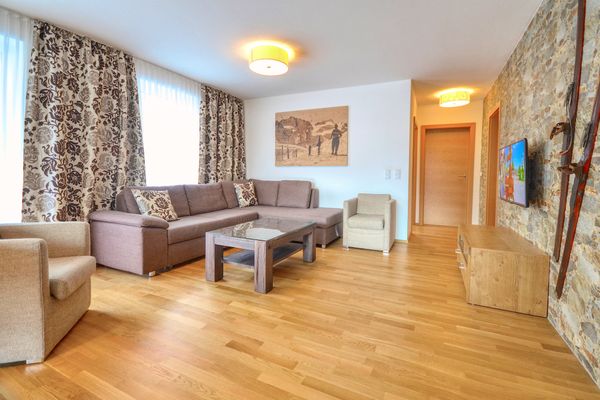 Alpin & Seeresort Top 10 Zell am See - Wohnzimmer