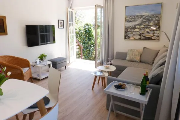 Wohnzimmer der Ferienwohnung Reethuk in Norddorf auf Amrum Haus Pesel Ferienwohnung *Reethuk*