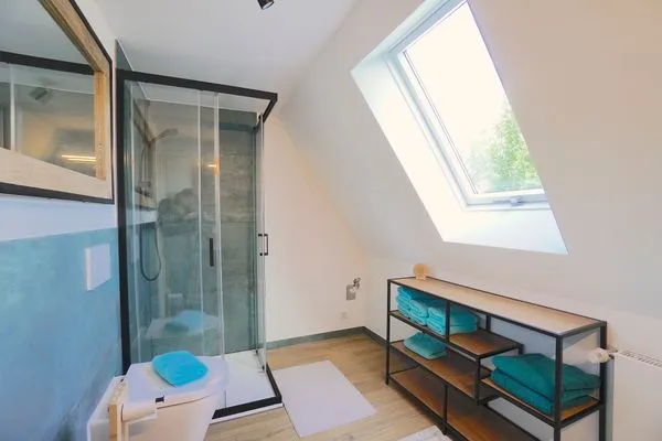 Badezimmer  Modernes Nurdachhaus in ruhiger Feriensiedlung direkt am Wittensee mit Seeblick