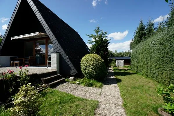 Hauptansicht  Modernes Nurdachhaus in ruhiger Feriensiedlung direkt am Wittensee mit Seeblick