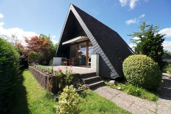 Hauptansicht  Modernes Nurdachhaus in ruhiger Feriensiedlung direkt am Wittensee mit Seeblick