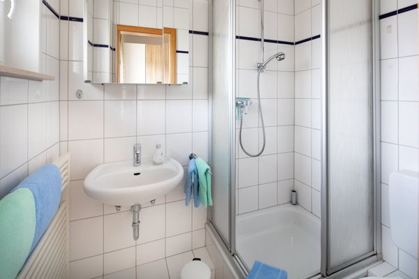  Haus Coordes Wohnung 1  - Badezimmer