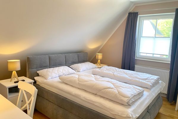 Schlafzimmer 1 mit Doppelbett