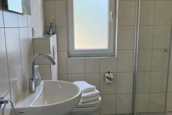 Badezimmer  Gemütliche Ferienwohnung Schleistübchen in Fahrdorf für 2 Personen