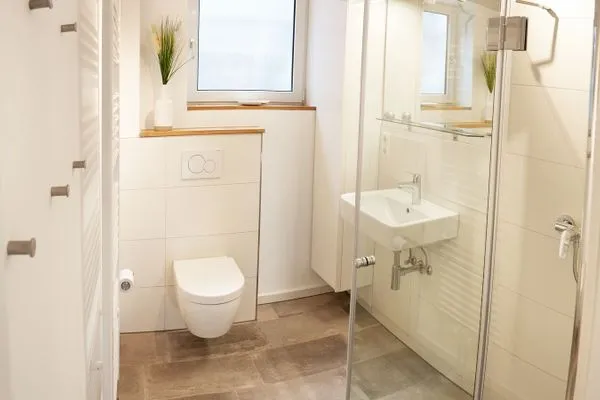 Badezimmer  Ferienwohnung Seegras - mit SPIELSCHEUNE, direkt am Wittensee