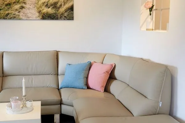 Wohnzimmer  Ferienwohnung Seegras - mit SPIELSCHEUNE, direkt am Wittensee