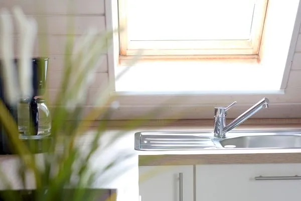 Küche / Küchenzeile  Ferienwohnung Wasserspiel am Wittensee - mit SPIELSCHEUNE