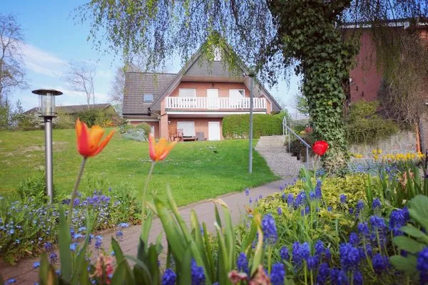 Hauptansicht  Ferienwohnung Wasserspiel am Wittensee - mit SPIELSCHEUNE