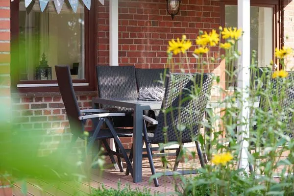 Terrasse  Ferienwohnung Waterkant direkt am Wittensee, mit SPIELSCHEUNE