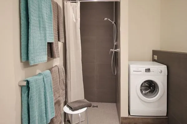 Multi-Fewo-Haus Zitronengässle 1 Ferienwohnung Mudita Lindau Insel - Badezimmer 1