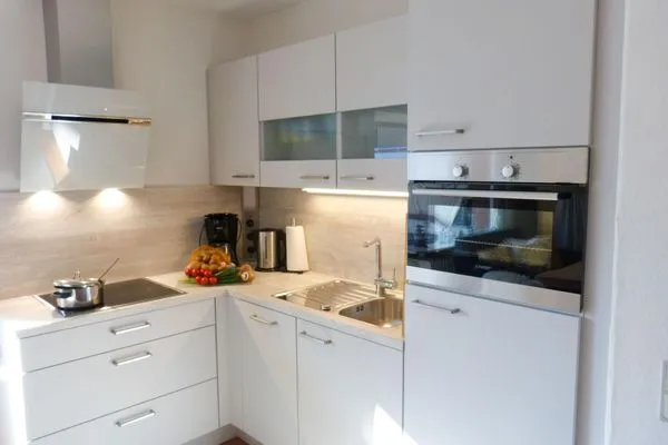 Küche / Küchenzeile Haus Seehund Ferienwohnung *Hörmann*