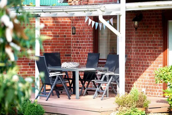 Terrasse  Ferienwohnung Waterkant direkt am Wittensee, mit SPIELSCHEUNE