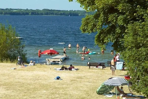 Strand  Ferienwohnung Wasserspiel am Wittensee - mit SPIELSCHEUNE
