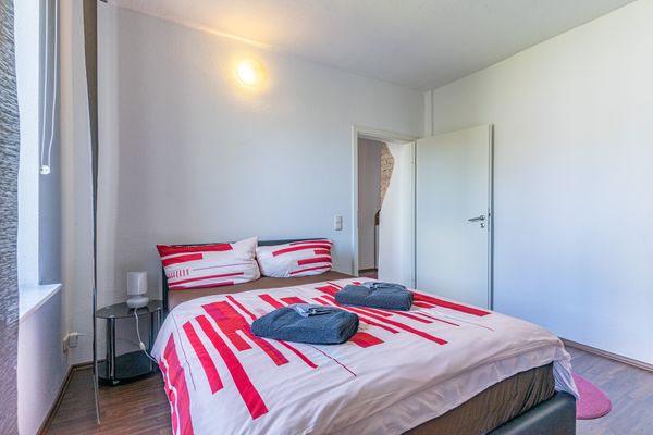 mit Doppelbett 140 x 200 cm
