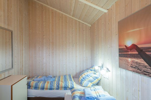  Ferienhaus Boldixum Otterndorf - Schlafzimmer mit zwei Einzelbetten