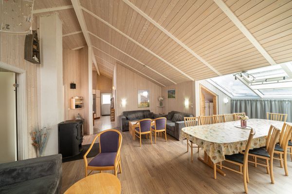  Ferienhaus Wellnessoase Otterndorf - Wohnzimmer mit Essbereich