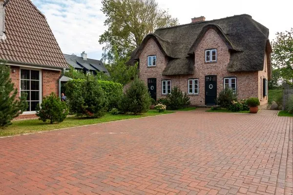 Dorf Domizil Reetdachhaus Strohhütte SPO Dorf - 