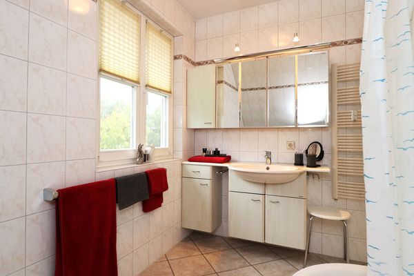 AM LEUCHTFEUER Haus Seeblick, App. 04 Ostseebad Wustrow - Badezimmer