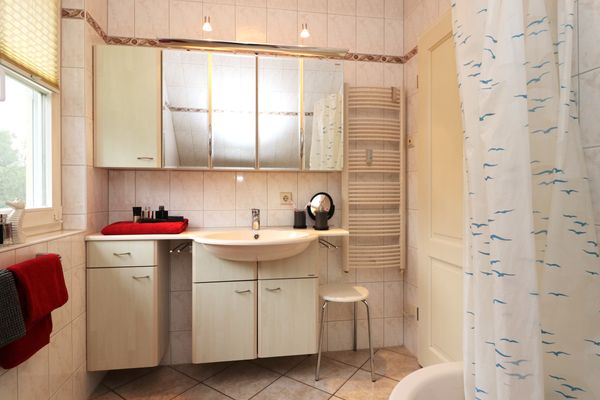 AM LEUCHTFEUER Haus Seeblick, App. 04 Ostseebad Wustrow - Badezimmer