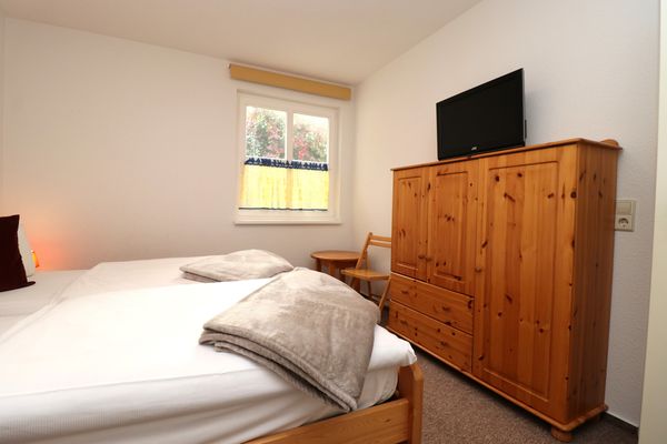 AM LEUCHTFEUER Haus Seeblick, App. 03 Ostseebad Wustrow - Schlafzimmer
