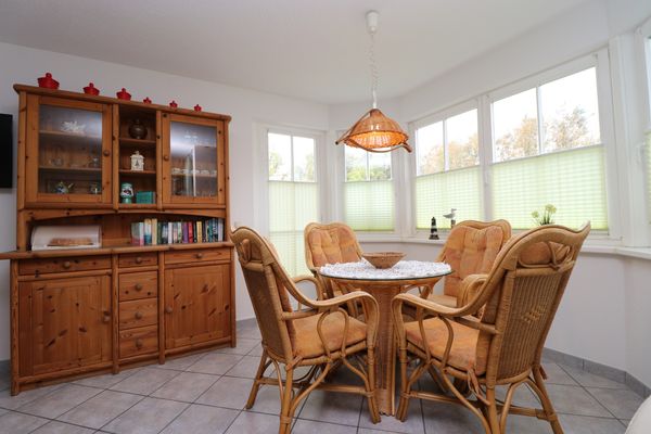 AM LEUCHTFEUER Haus Seeblick, App. 03 Ostseebad Wustrow - Wohnzimmer