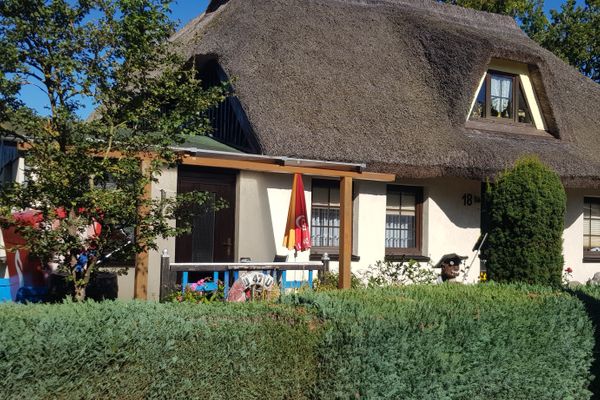  Fewo am Rosengarten Born - Fassade / Eingang