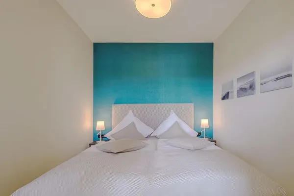 Ferienwohnung Strandlilie Ostseebad Wustrow Schlafzimmer mit Boxspringbett  Strandlilie