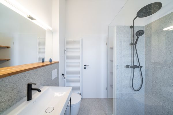  BLAUSAND am Kunstmuseum Ahrenshoop - Badezimmer