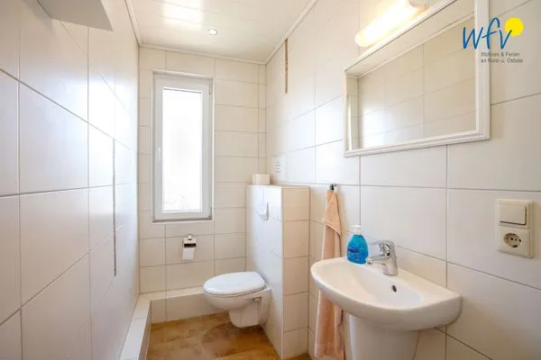 Gäste-WC Ferienhaus Tuffel Ferienwohnung 1