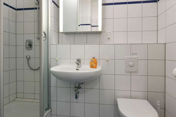 Badezimmer Haus Düsseldorf Ferienwohnung Bülk
