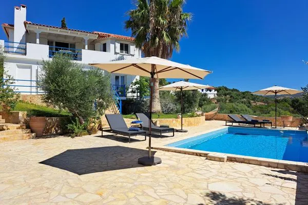 Hauptansicht  Villa Emilios