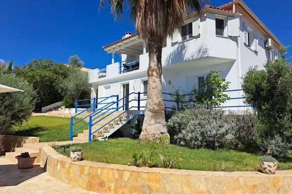 Hauptansicht  Villa Emilios